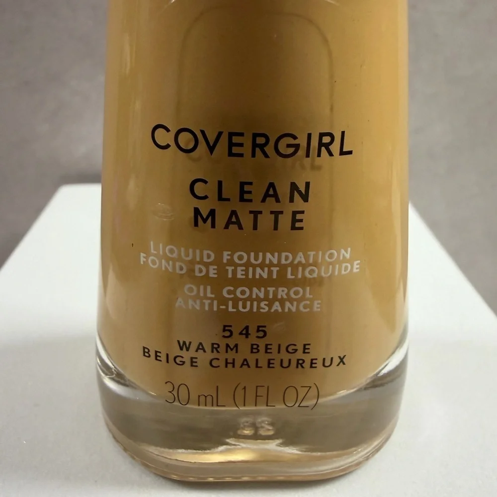 🩷5/$10 Covergirl Clean Matte Liquid Foundation - Warm Beige